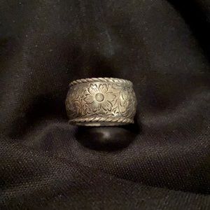 Silver plated ring with crystals 6 1/2